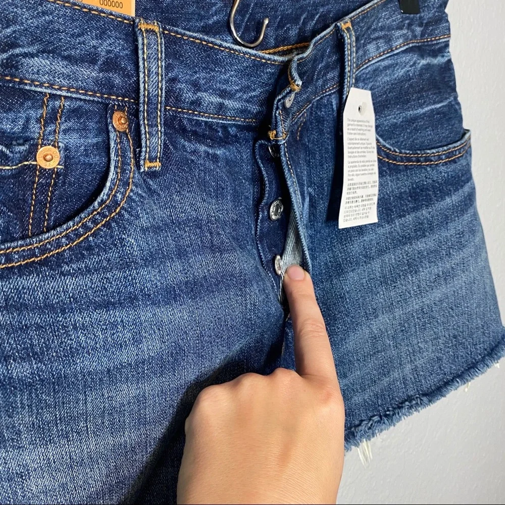 Levi’s | 501 Original Fit Straight Leg Button Fly - Picture 6 of 9